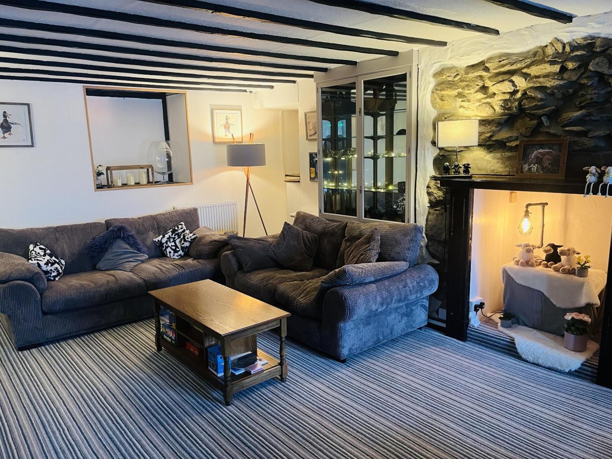 The Lake View Hotel 兰贝里斯 外观 照片